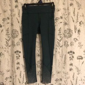 Lululemon Tight Stuff Tight sz 4 Dark Green 7/8 length